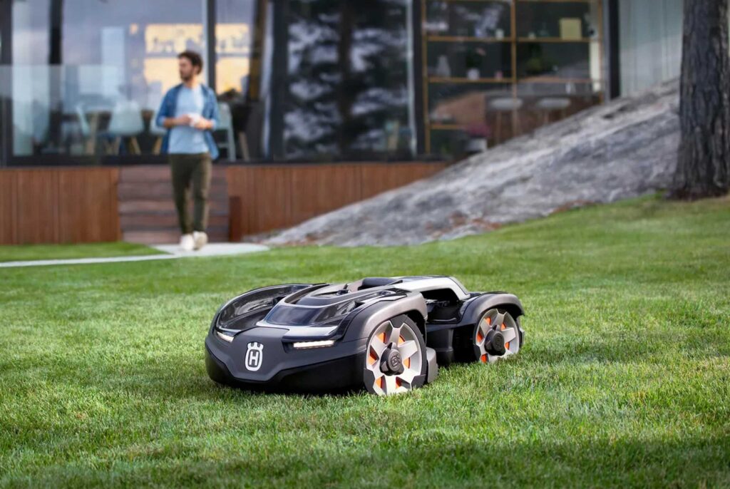 all wheel drive robotic lawn mower