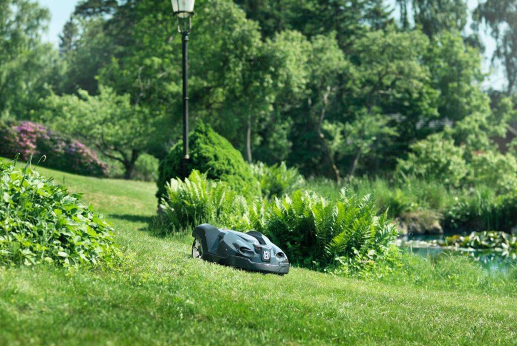 back-yard-robot-lawn-mower