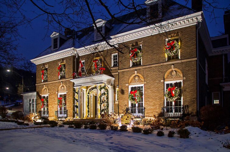 christmas-house-lighting