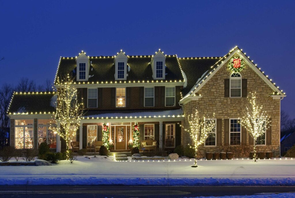 christmas-roof-top-lights