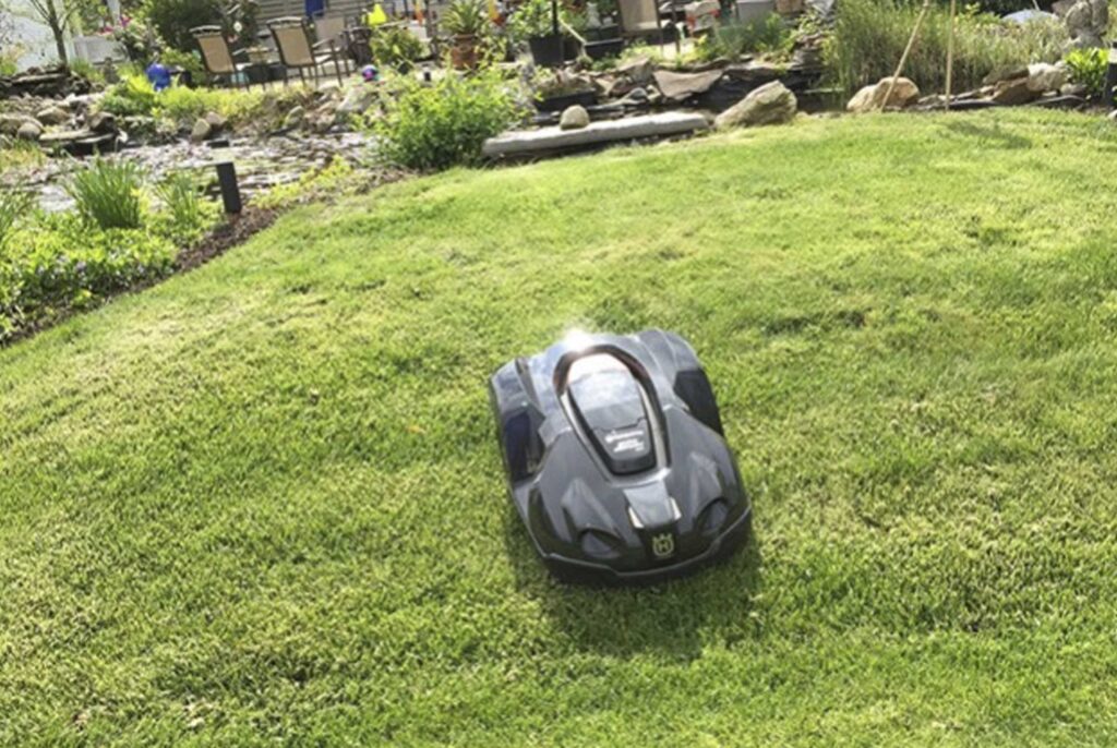 rough-terrain-robot-lawn-mower