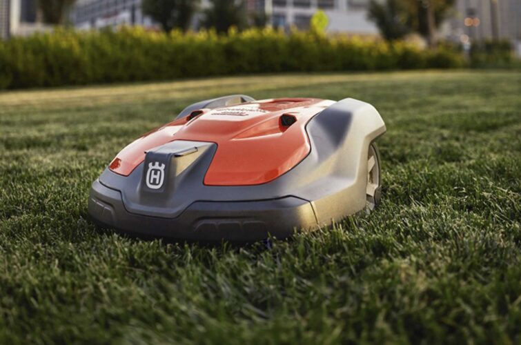 urban-husqvarna-robotic-lawn-mower