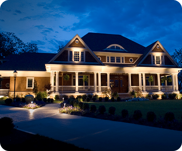 Outdoor lighting photo - Landscape lighting installation by Showcase Services